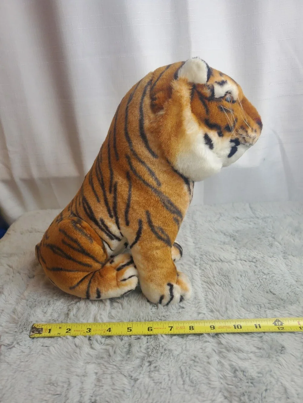 RARE HTF Vintage Realistic Animal Kingdom Sitting Tiger Approx 12” With Tag